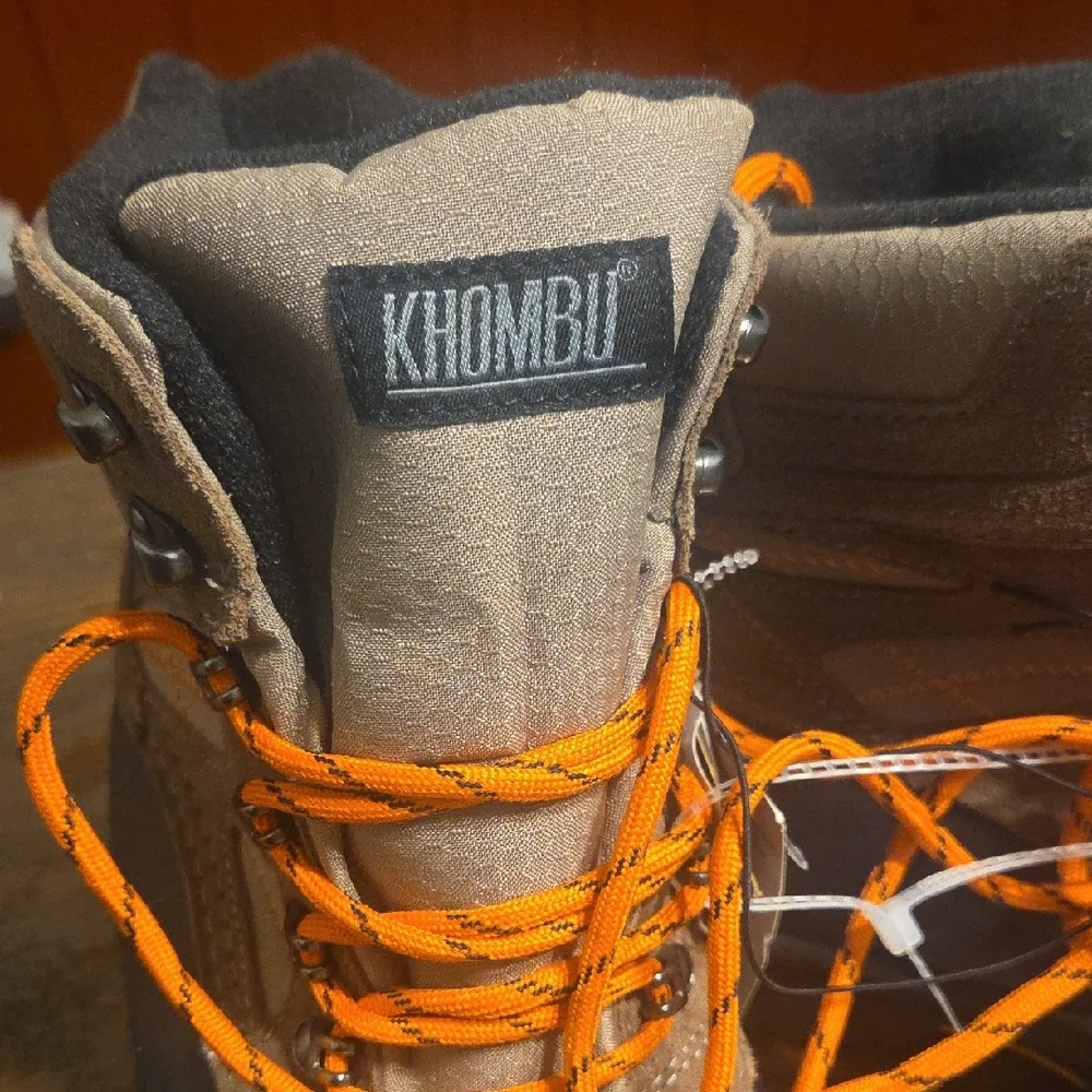 Khombu Tan and Black Outdoor Boots with Orange Laces In Men's Size 9 NWOB - Picture 3 of 10